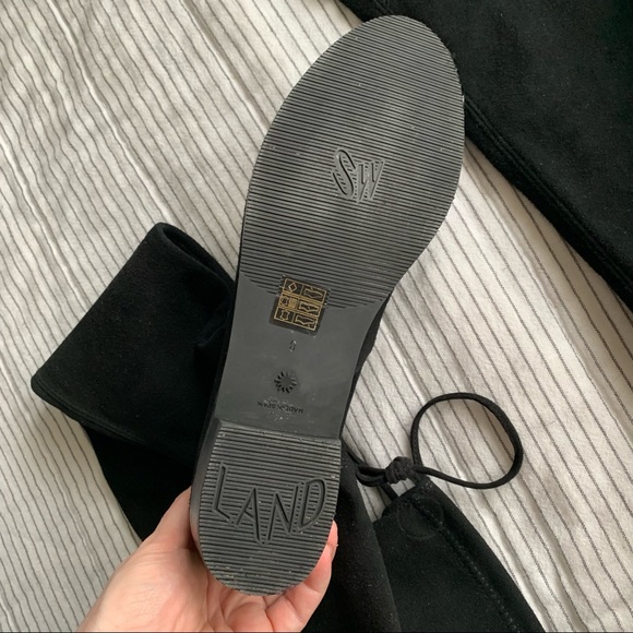 Stuart Weitzman - Picture 8 of 9